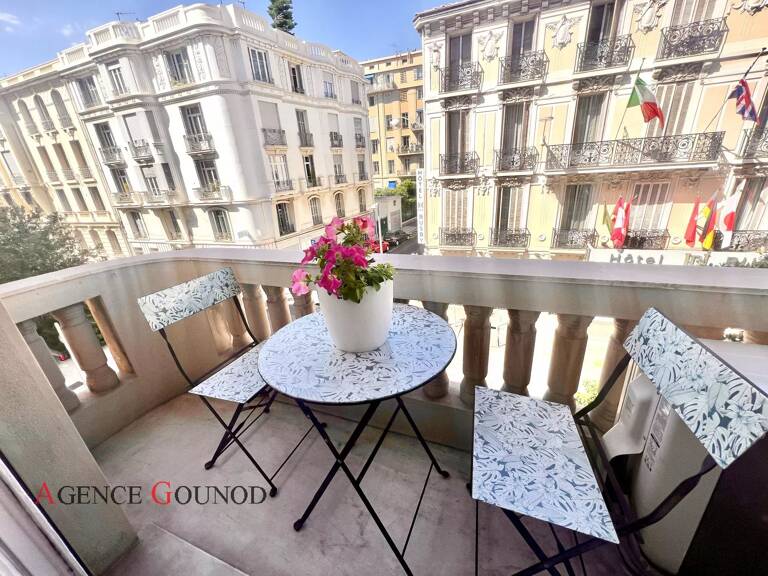 Appartement 3 P à Nice  90 M² CARRE D' OR — photo 1