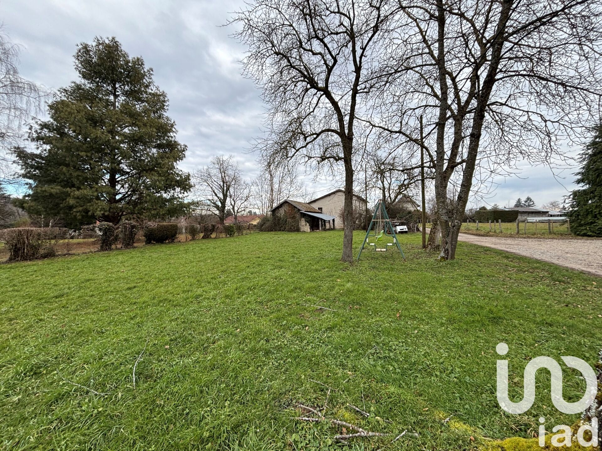 St-Clair-De-La-Tour - 953m²