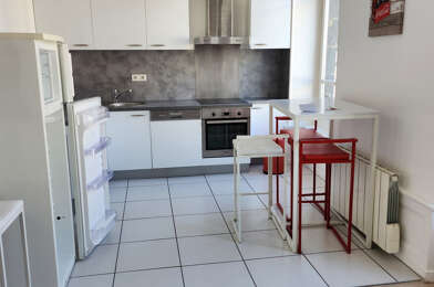 Appartement 4 pièces 860 €