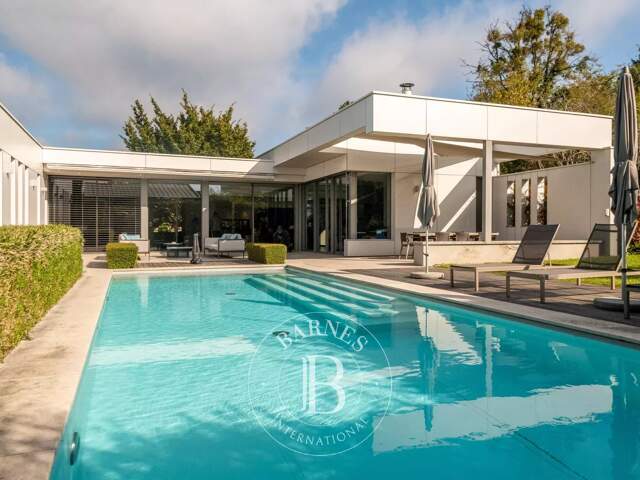 Exclusivité - Saint Cyr au Mont d'Or - Maison contemporaine - Terrain de 1378m² - Piscine - 4 chambres — photo du bien