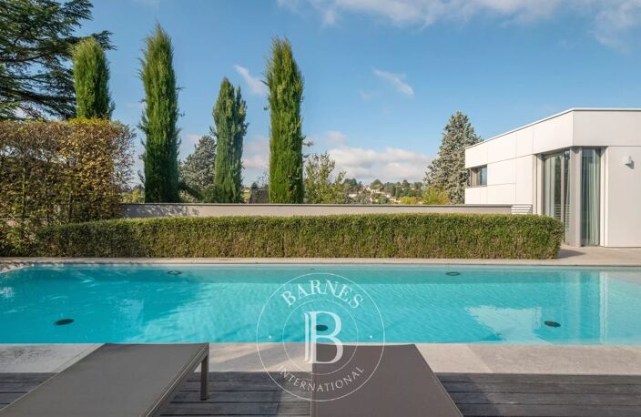 Exclusivité - Saint Cyr au Mont d'Or - Maison contemporaine - Terrain de 1378m² - Piscine - 4 chambres — photo 4