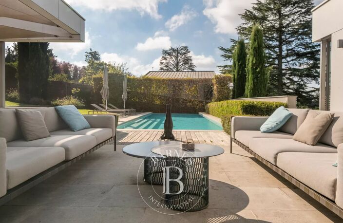 Exclusivité - Saint Cyr au Mont d'Or - Maison contemporaine - Terrain de 1378m² - Piscine - 4 chambres — photo 5