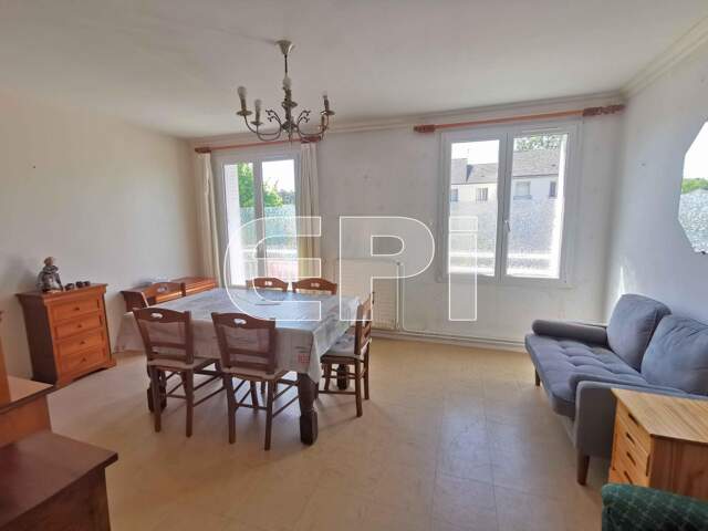 Réf 8133. Richelieu, Appartement T4 de 73 m², 1er étage sans — photo du bien