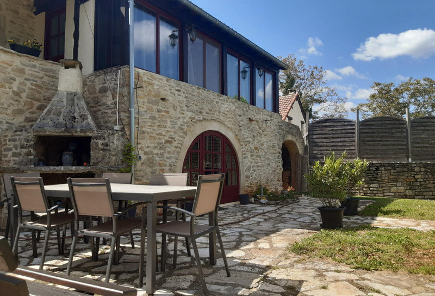 Maison avec gite et piscine — photo 1