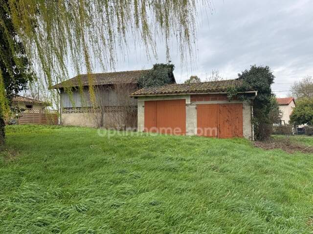 Terrain 937 m², Hangar et garages — photo du bien