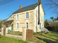 Au cœur de Sepmes, charmant village à 5 mn de Ste Maure et de l'autoroute A10, belle maison en pierre de 140 m² habitables sur 1495 m² de terrain — photo 2
