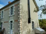 Au cœur de Sepmes, charmant village à 5 mn de Ste Maure et de l'autoroute A10, belle maison en pierre de 140 m² habitables sur 1495 m² de terrain — photo 4