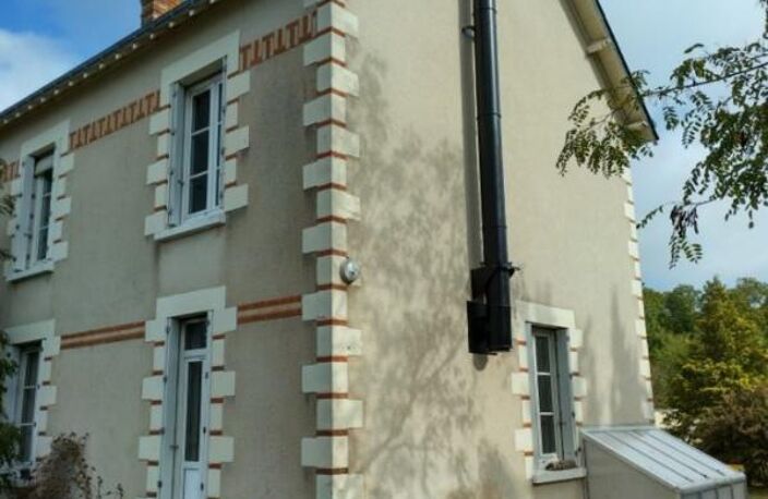 Au cœur de Sepmes, charmant village à 5 mn de Ste Maure et de l'autoroute A10, belle maison en pierre de 140 m² habitables sur 1495 m² de terrain — photo 4