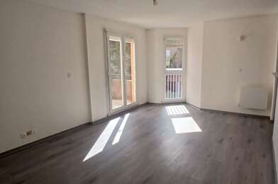 Appartement 4 pièces 166400 €