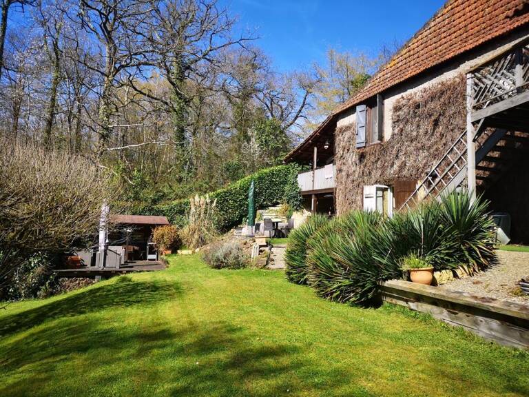 Maison à vendre sur le secteur de Marciac, Gers : un beau potentiel pour cette belle propriété qui comprend 3 chambres, un jardin intime et des dépendances, à proximité de villes et villages touristiques — photo 1