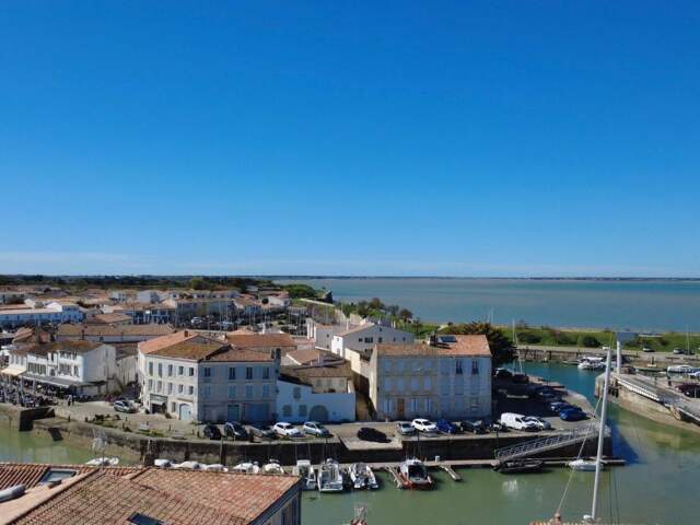✨ Charmant studio au cœur de Saint-Martin-de-Ré avec stationnement . ✨ — photo du bien