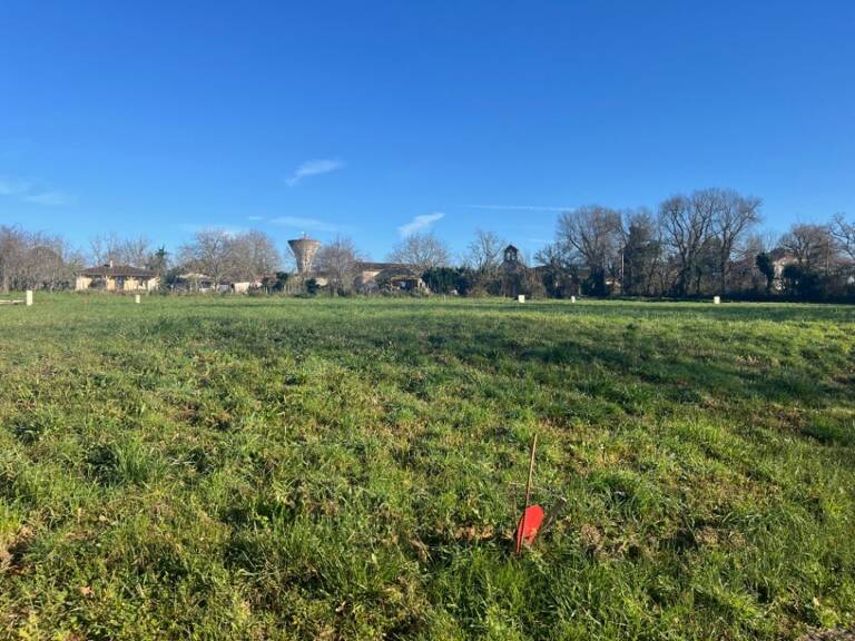 Terrain à bâtir à Beauziac (47700) — photo 1