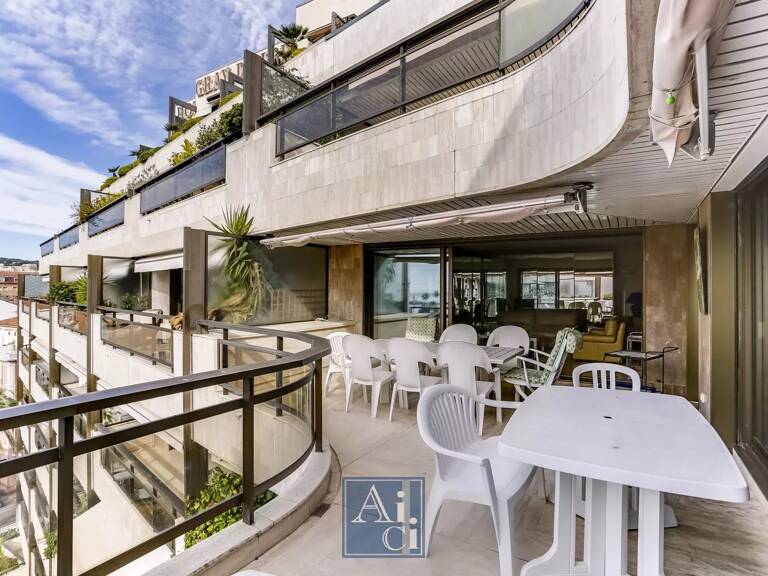 Cannes Gray d'Albion - Beau 3 pièces d'angle. Vue mer — photo 1