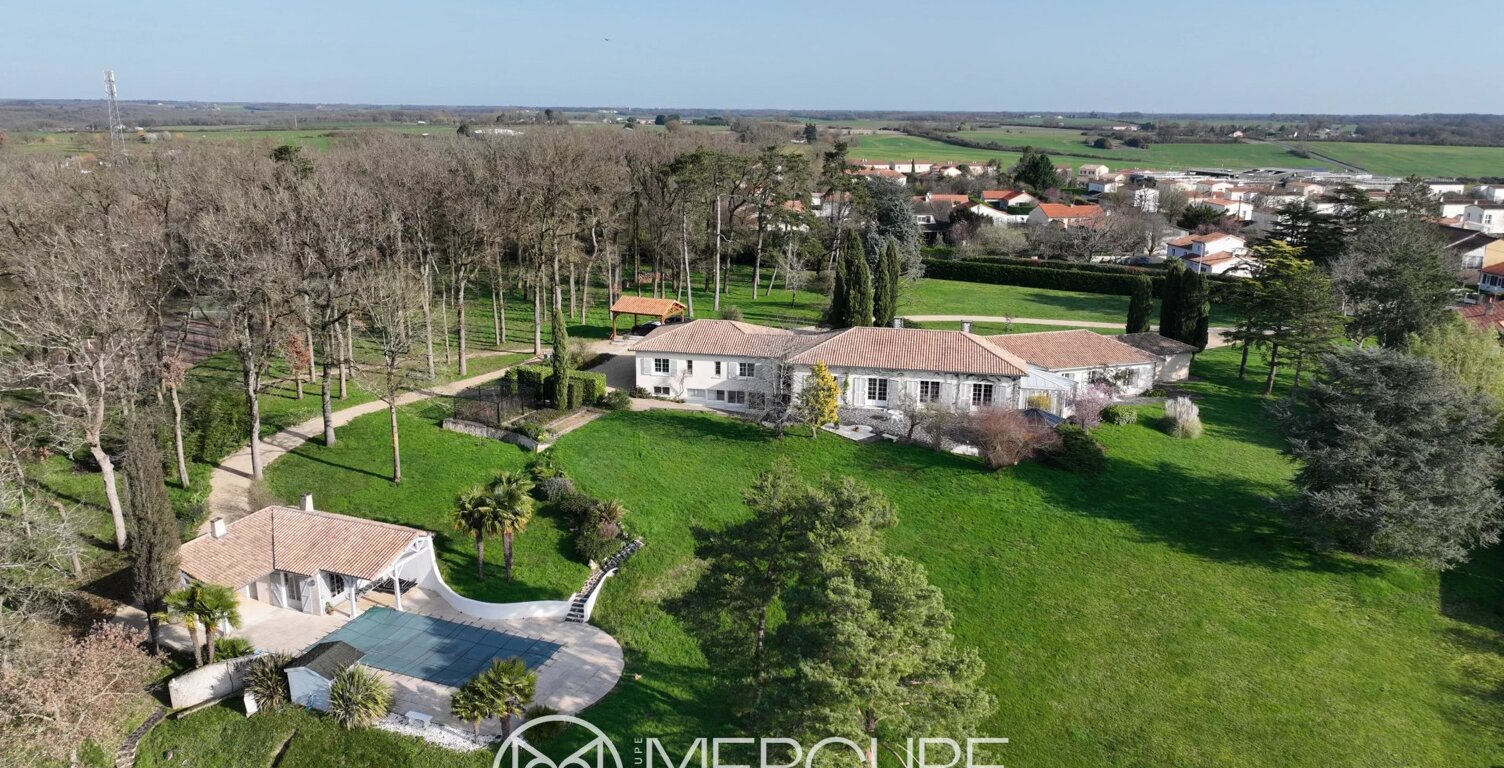 VUE IMPRENABLE POUR CETTE VILLA DE PLAIN-PIED AVEC PISCINE ET TE — photo 1