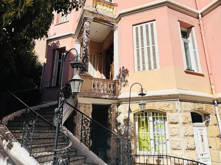 Menton centre, bien d’exception, dernier étage, terrasse ensolei — photo 1