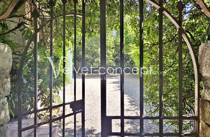 MAS DE CHARME  DE 10 PIECES A PIEDS DU VILLAGE — photo 3