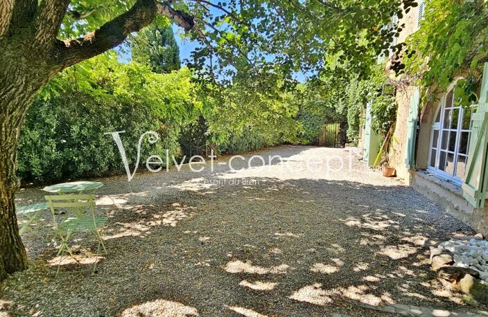 MAS DE CHARME  DE 10 PIECES A PIEDS DU VILLAGE — photo 4