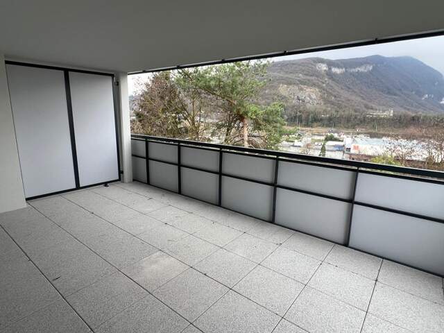 À vendre – Appartement T4 attique traversant de 106,15 m² avec terrasses et vue dégagée à Annemasse (74) — photo du bien