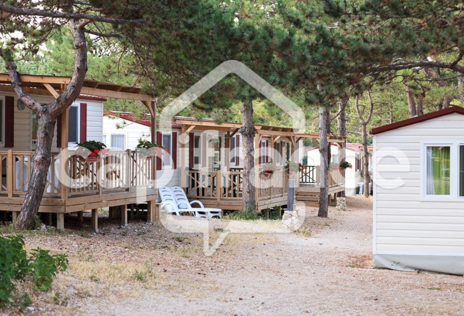 GARD (30) ALES (30100) 30 mn Vente Murs et Fonds de Commerce de Camping saisonnier de 2 HA proche rivière — photo 1