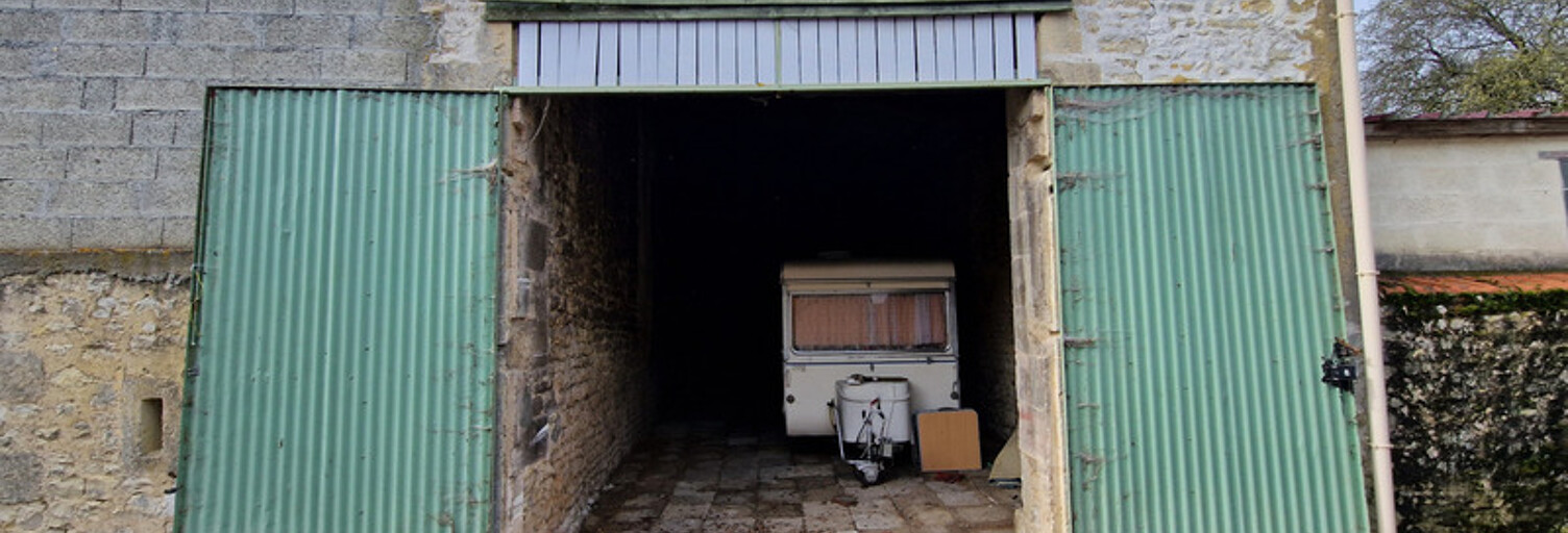 Garage  55 m² à vendre à Tonnay-Boutonne (17380)