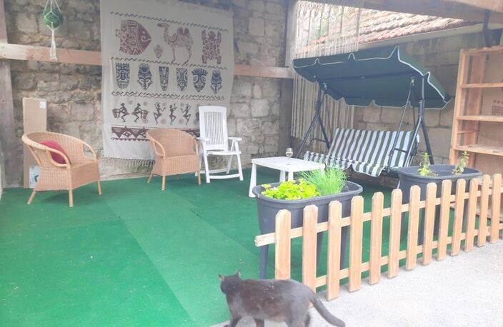   Maison en pierres pleine de charme avec terrain et beau potentiel — photo 2