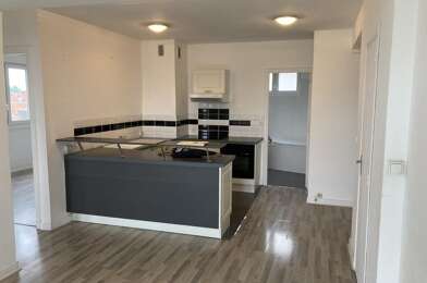 Appartement 3 pièces 810 €