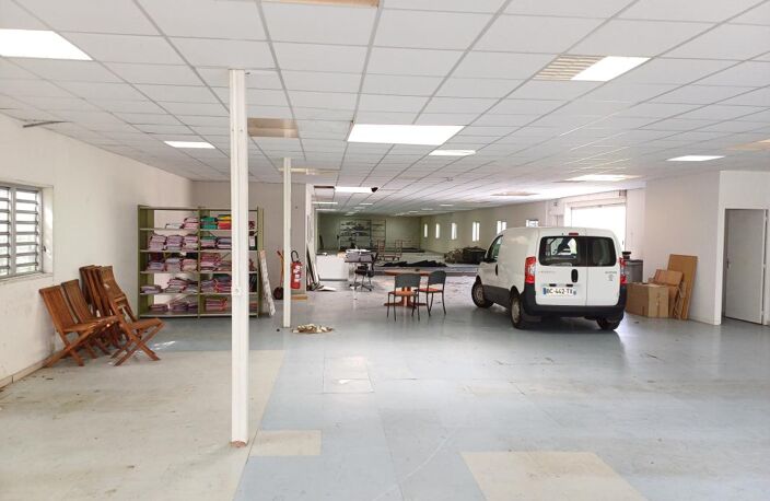 Entrepôt  532 m² pour investisseur — photo 2