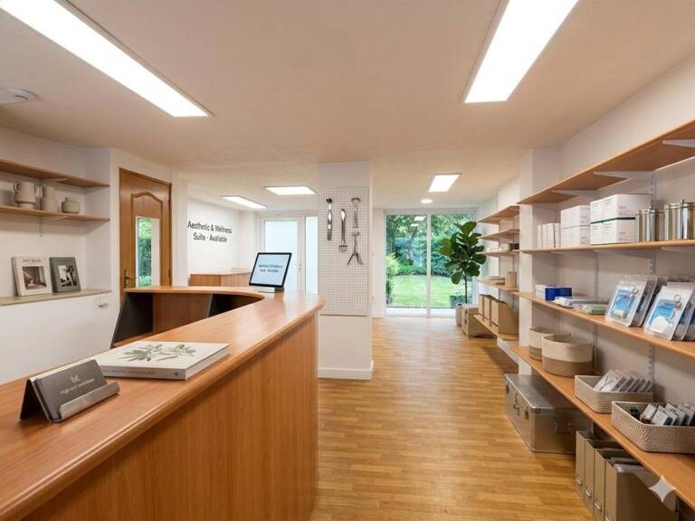 Bien Commercial À Vendre — photo 1