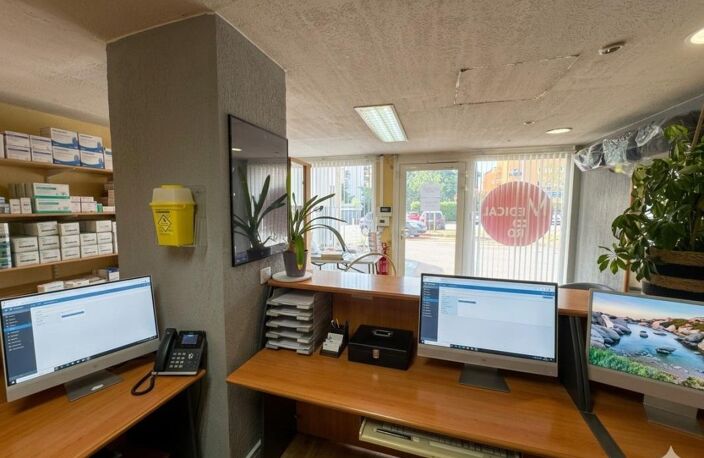 Bien Commercial À Vendre — photo 4