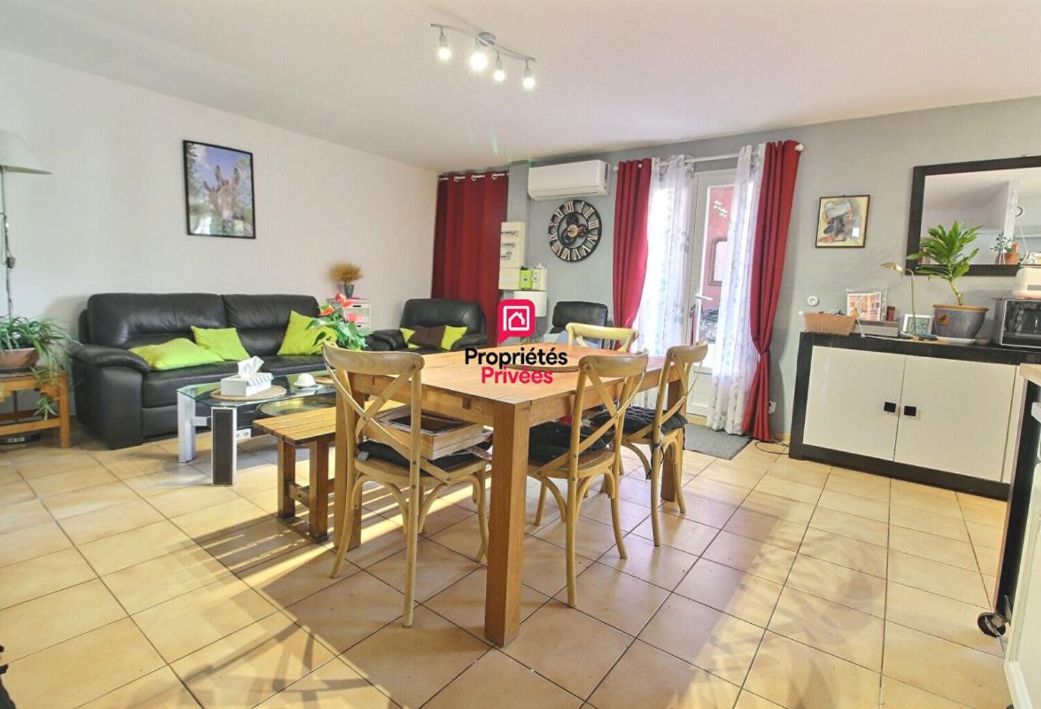 Appartement 75 m² en Location -  3 chambres à Saint Hippolyte Du Fort — photo 1