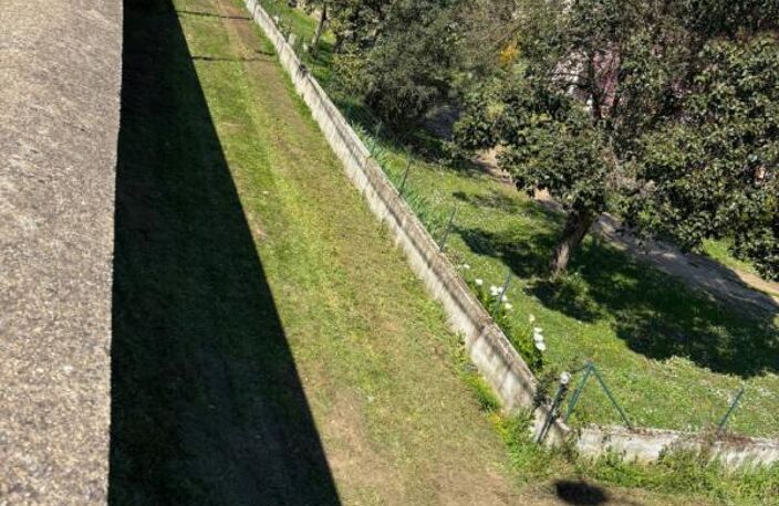 TERRAIN 2700 m² NON CONSTRUCTIBLE ZONE N  EN BORD DE ROUTE — photo 2