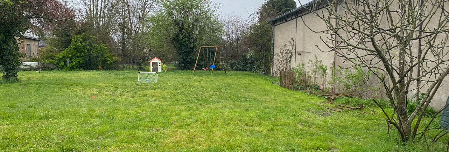 Terrain  450 m² à vendre à Ambillou (37340)