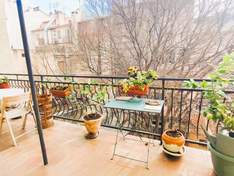 Réf. 10 048 - VENTE AVEC RESERVE DU DROIT D'USAGE ET D'HABITATION - MARSEILLE (13001) — photo 1
