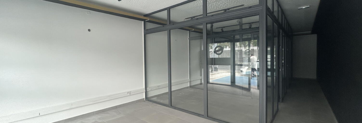 Commerce  68 m² à louer à Saint-Pierre (97432)