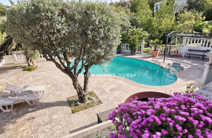 À VENDRE VILLA 5 CHAMBRES AVEC VUE MER PROCHE CENTRE VILLE AVEC PISCINE ET GARAGE DOUBLE, À SAINT AYGULF — photo 2