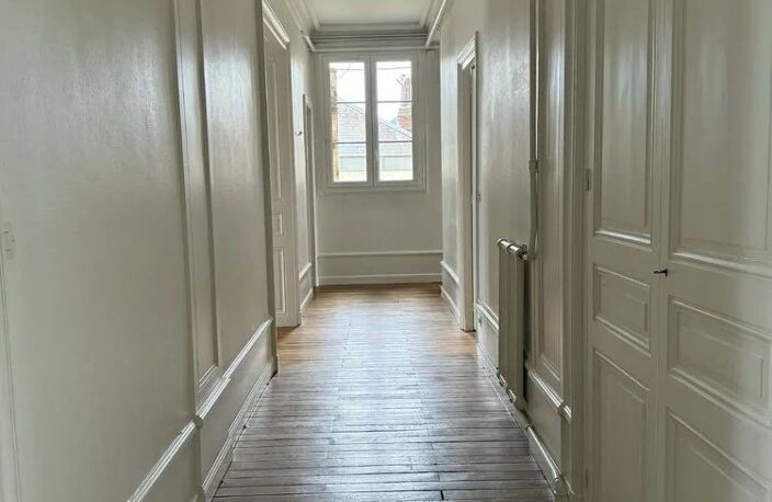 TOURS GRAMMONT - Appartement type 5 — photo 4
