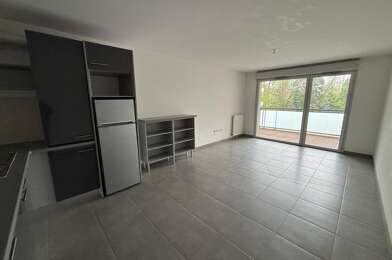 Appartement 3 pièces 824 €