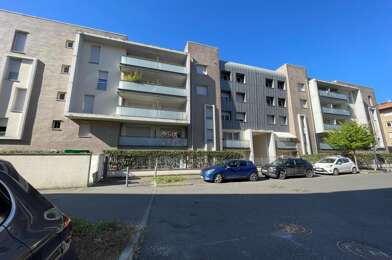 Appartement 3 pièces 824 €