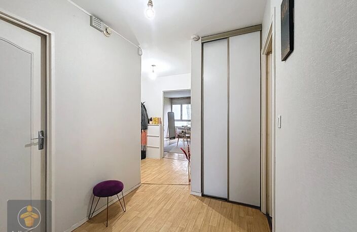 Appartement 3 Pièces avec Parking et Loggia — photo 4