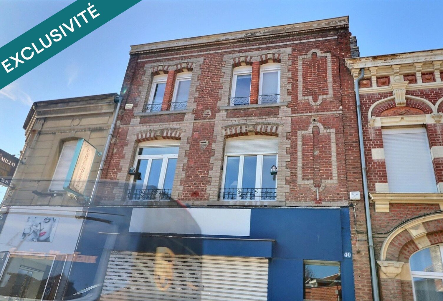 Centre ville, propriété avec 2 immeubles, dont une partie commerce possible, cour, garage! Beau potentiel pour tout projet ! — photo 1