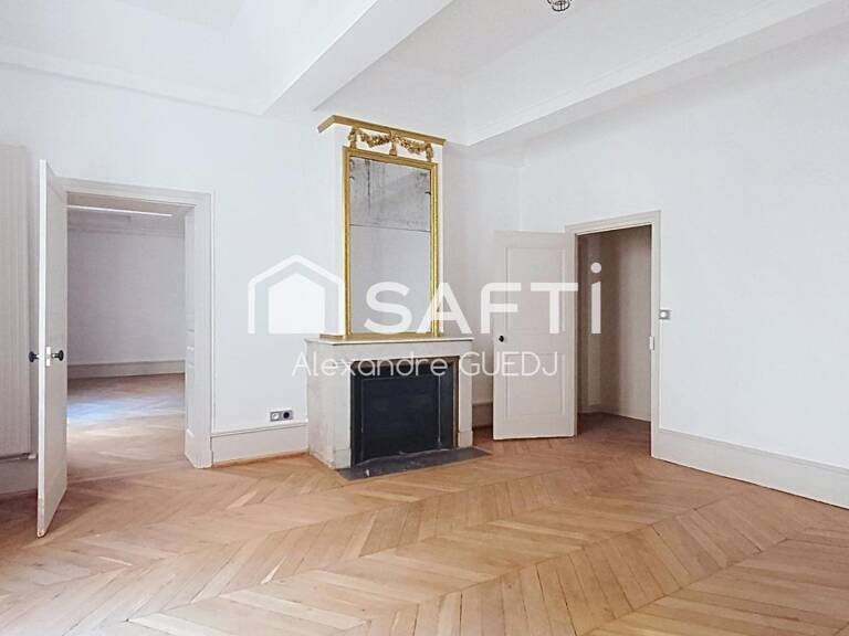 TRES GRAND APPARTEMENT PLACE BELLECOUR LYON — photo 1