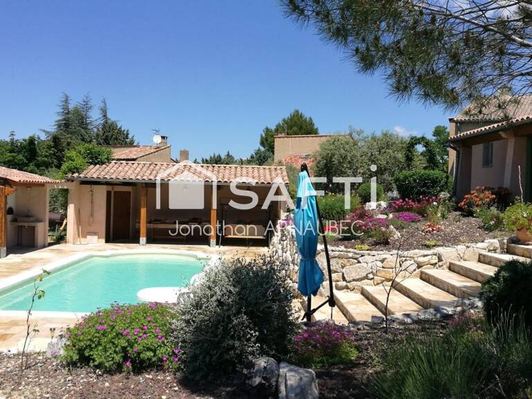 Villa familiale avec piscine, terrasses et excellente performance énergétique — photo 1