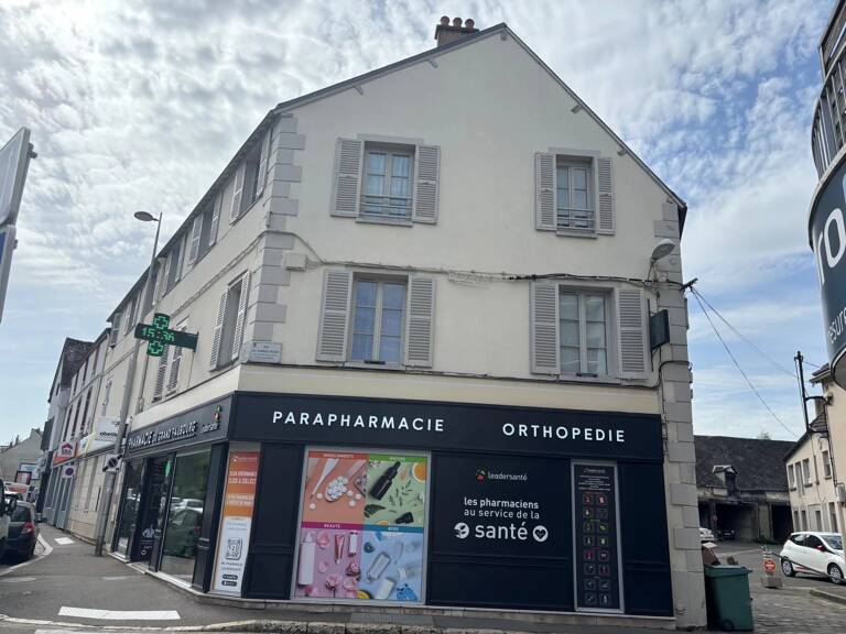 A LOUER - APPARTEMENT 2 PIECES CHARTRES CENTRE — photo 1