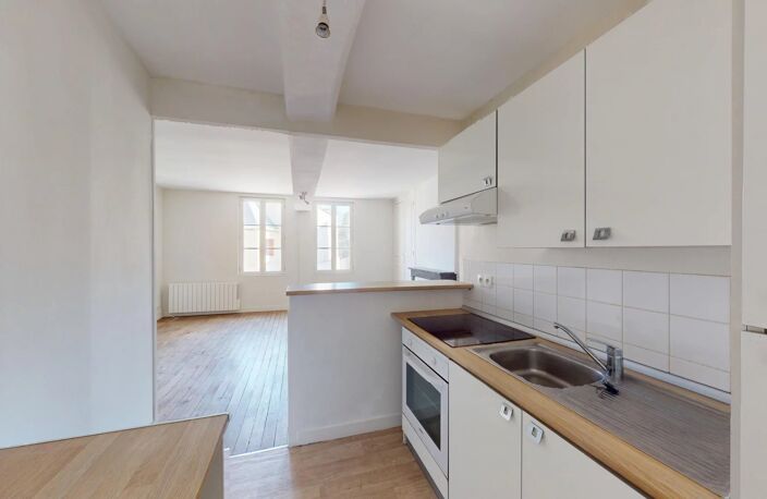 A LOUER - APPARTEMENT 2 PIECES CHARTRES CENTRE — photo 4