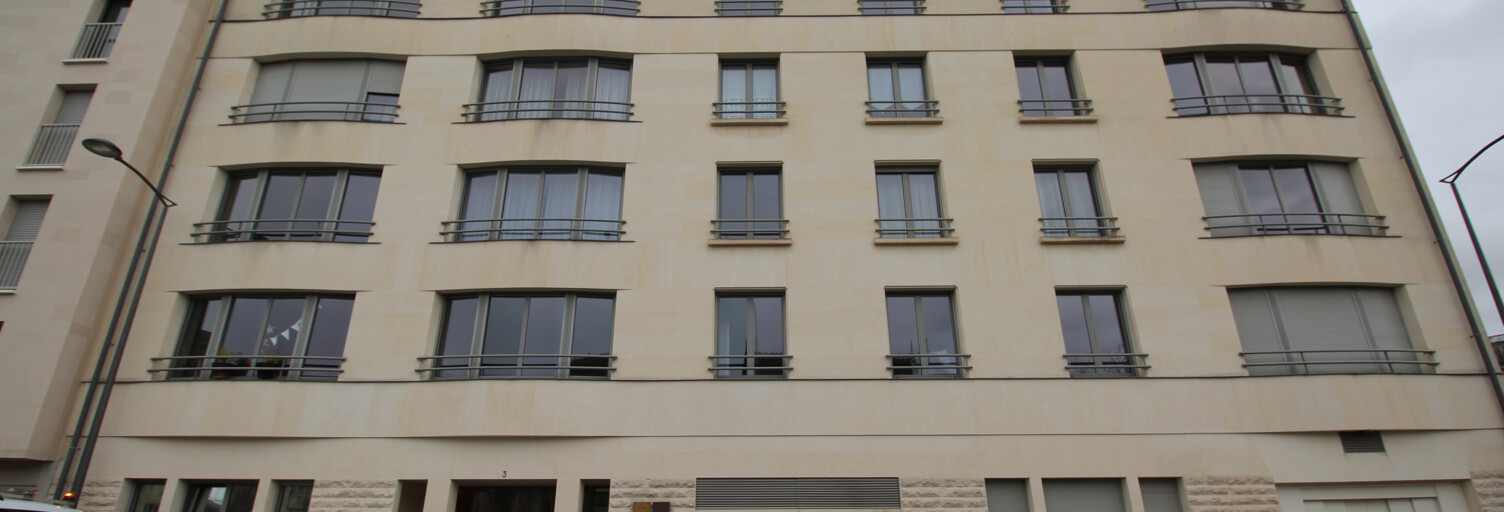 Garage   m² à louer à Reims (51100)