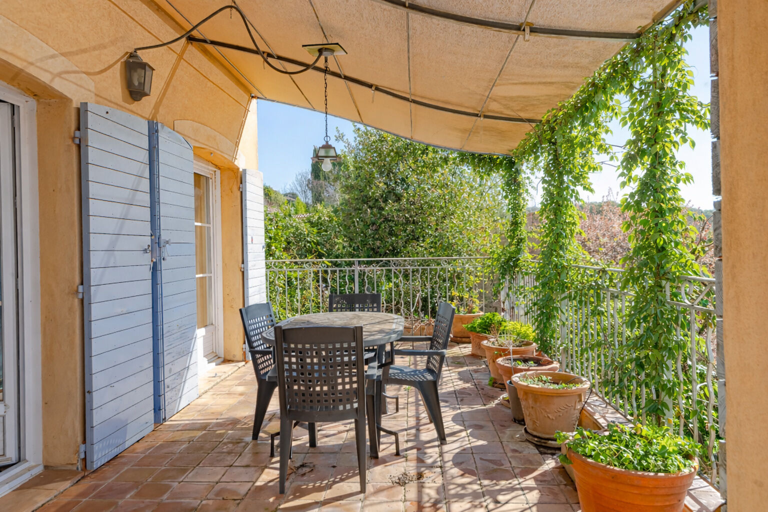 Villa / Maison  T6 à vendre Aix-en-Provence 13100