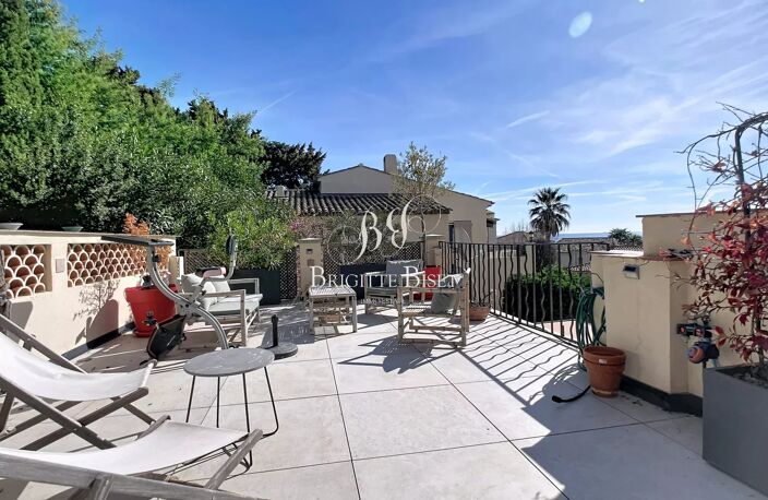 Magnifique Duplex avec vue mer à pied du centre ville — photo 3