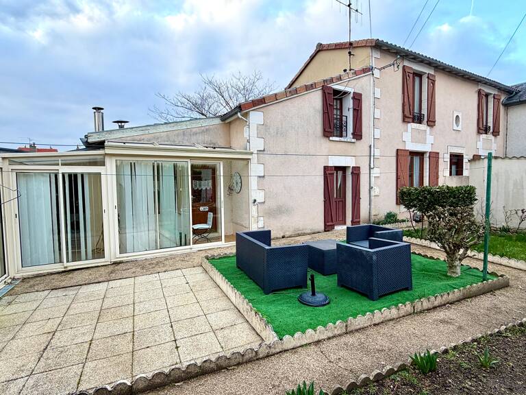 Poitiers-CHILVERT- Maison de ville T4 — photo 1