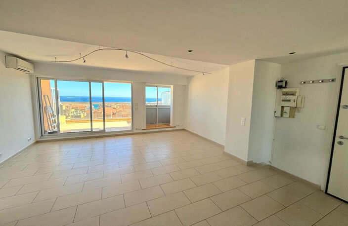Menton , 8 ème  dernier étage, 3 p de 72 m2 et 22 m2 de terr — photo 2