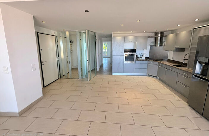 Menton , 8 ème  dernier étage, 3 p de 72 m2 et 22 m2 de terr — photo 4